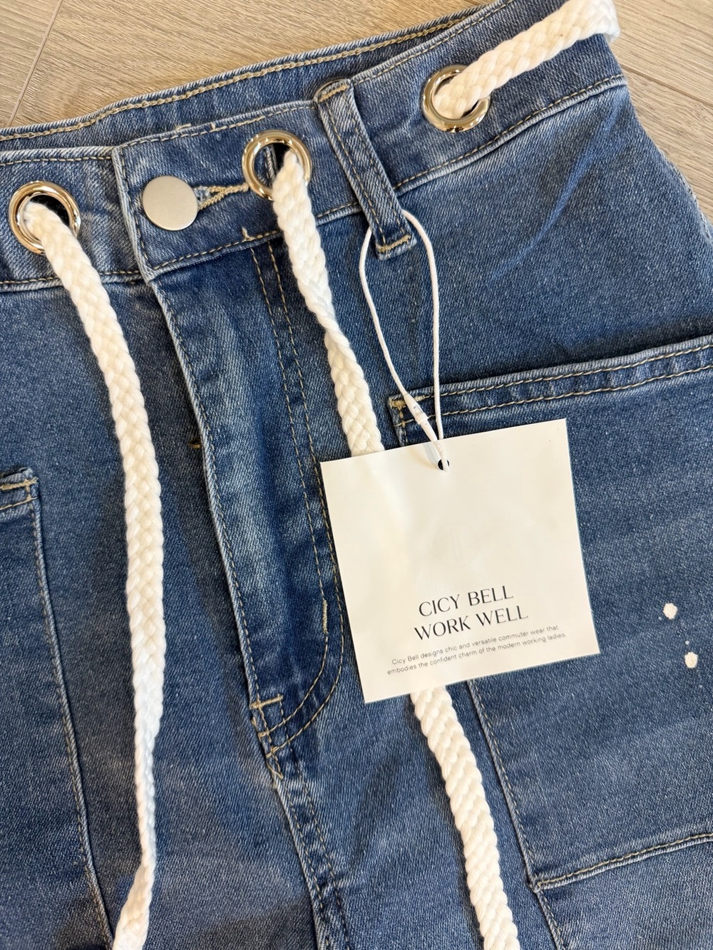 Blue Barrel Jeans with Drawstring, Front Pocket, + Vintage Denim- SIZE 2 NEW - Picture 8 of 9